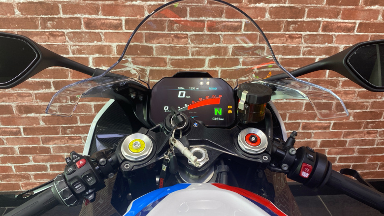 BMW M1000 RR